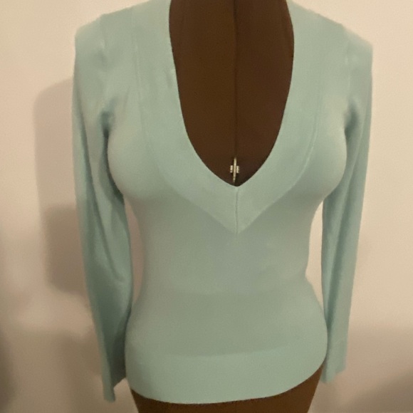 💚DANIER💚V-Neck teal sweater. In great condition. Size XS. - Picture 8 of 15